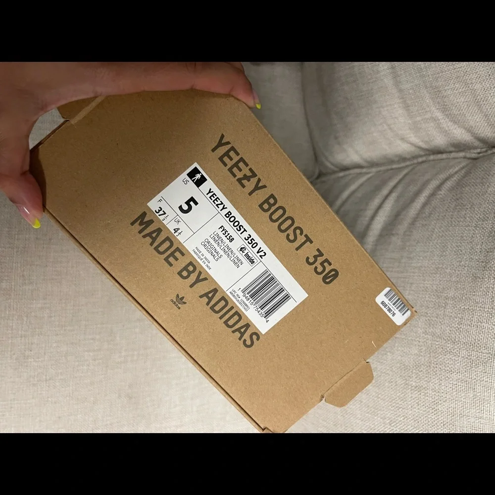Yeezy Linens - Picture 2 of 4